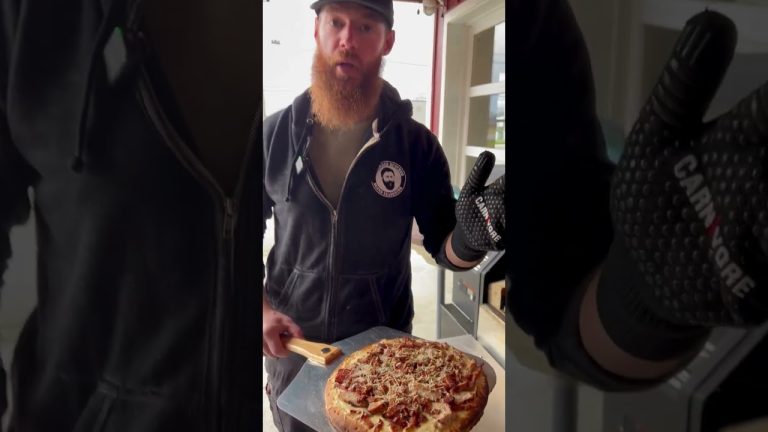 Say YES to this Creamy Chicken Bacon Ranch Pizza Recipe! 🥓 Find it on our website! #shorts #pizza