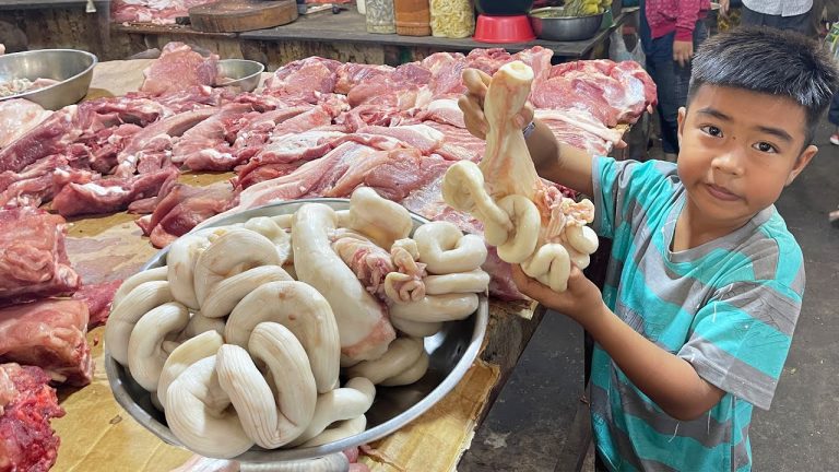 Amazing cooking skills, Chef Seyhak buys pork intestine for cooking – Big pork intestine recipe