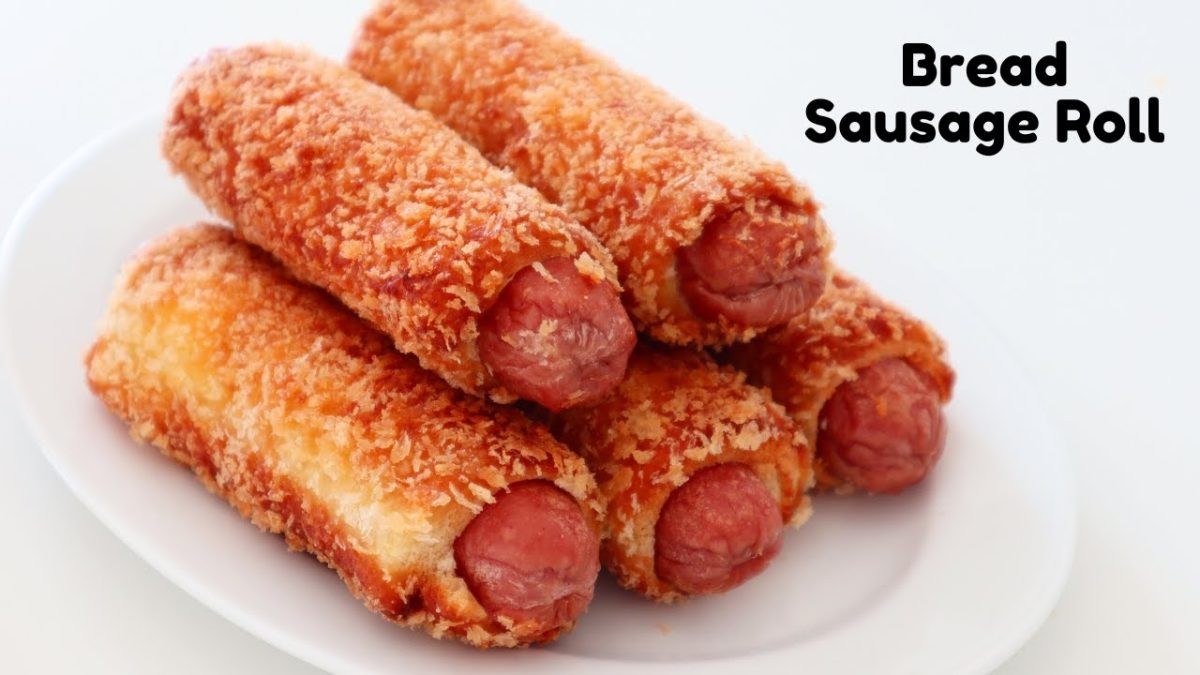 The Tastiest Sausage Bread Roll Recipe. It's so simple & delicious!