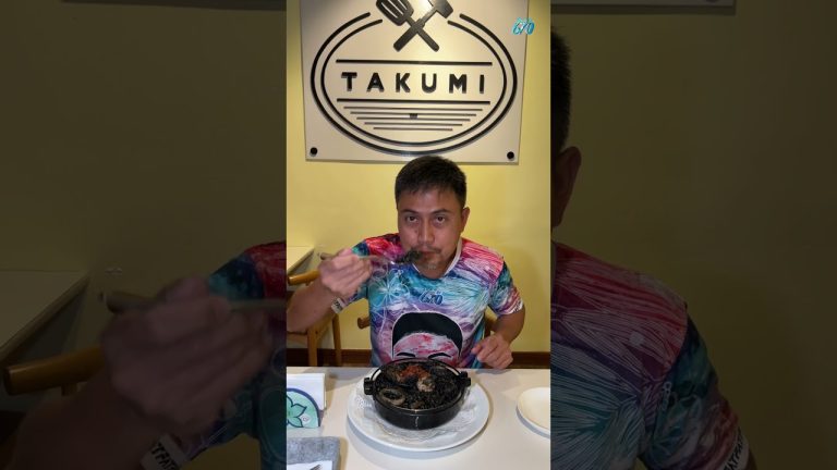 Satisfying to WATCH and EAT – Squid Ink Seafood Paella