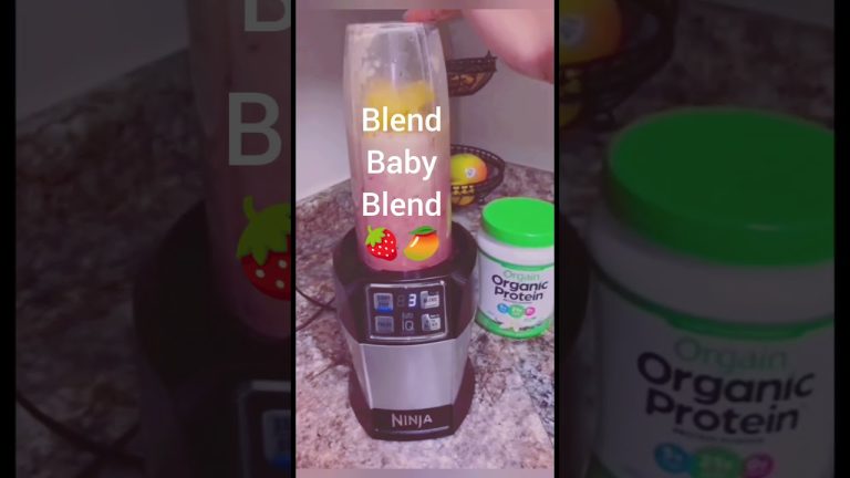 Make A Luscious Strawberry Mango #smoothie In Minutes 🍓🥭 #shorts