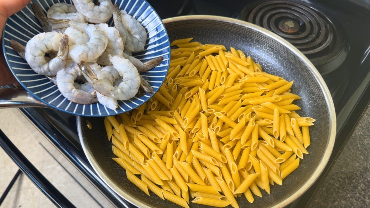 The Shrimp Recipe That's Got Everyone Talking! Tired of Alfredo? Try This Easy shrimp pasta recipe