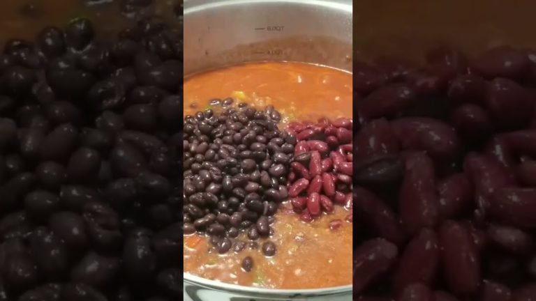 Best Beef Chili Ever #short #chili #beefchili #mexicanfood #easyrecipes #comfortfood #yummyfood