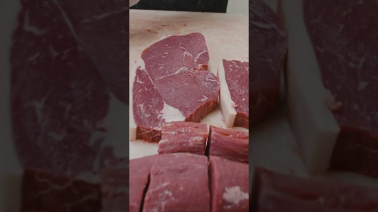 Cutting Beef Sirloin Steaks 🔪 #shorts #beef #sirloinsteaks