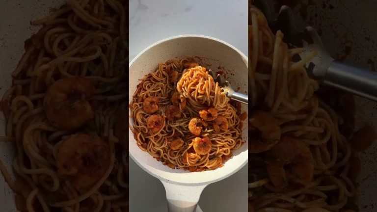 Tangled up in shrimp and pasta 🍝😉#pasta  #youtubeshorts #foodshorts