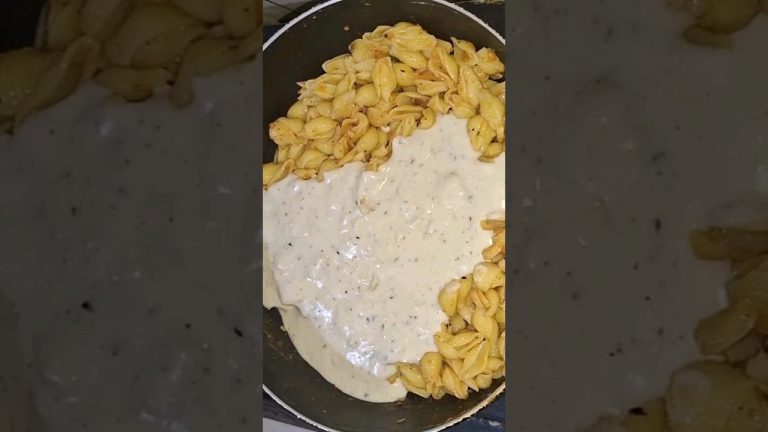 রেস্টুরেন্টের মত স্বাদে পিংক সস পাস্তা এখন বাড়িতেই বানিয়ে নেওয়া যাবে#shorts #pasta #youtubeshorts