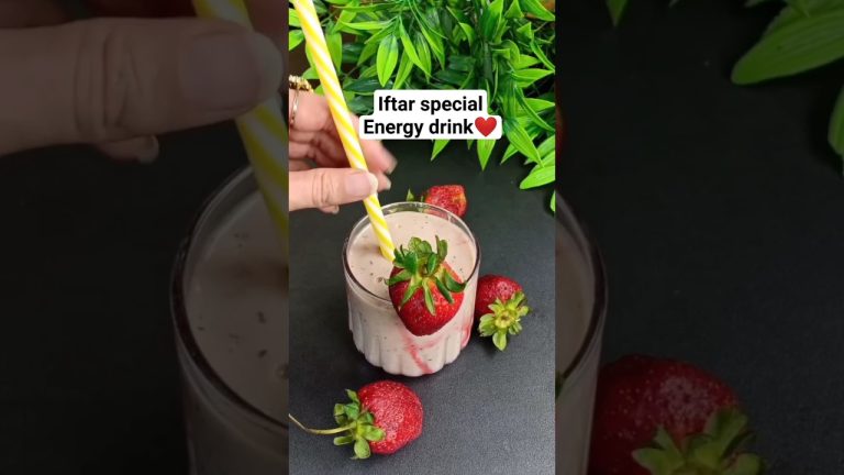 healthy drink for iftar (Ramzan special)🍓🍹#ramazanrecipes #ytshorts #shorts #strawberryshake