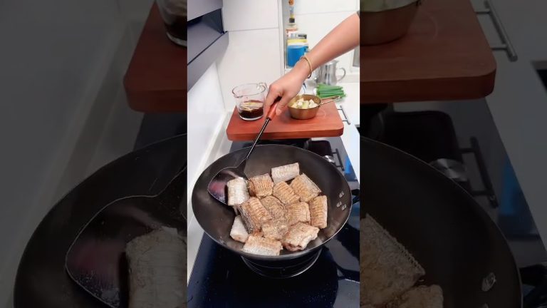 Chinese Family Cuisine 葱烧带鱼