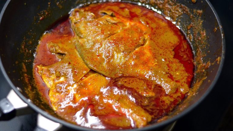 ढाबा स्टाईल पापलेट मसाला | Pomfret Fish Masala Recipe | Maharashtrian Recipes