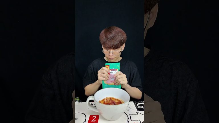 พิซซ่าคัพด้วยไมโครเวฟ #CPแฮมหมูสไลด์ #รีวิวเซเว่น #cooking #pizza #อร่อยบอกต่อ #shorts