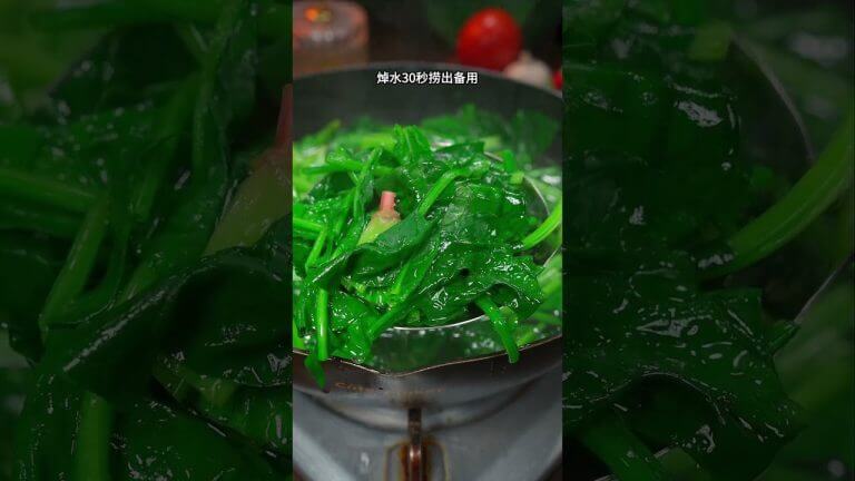 Mastering the Art of Stir-Frying Spinach with Garlic: A Delicious and Healthy Recipe