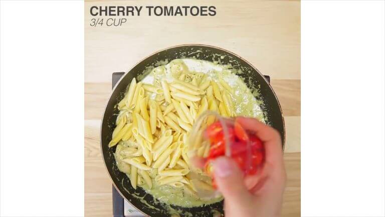 One-Pan Garlic Chicken Pesto Pasta