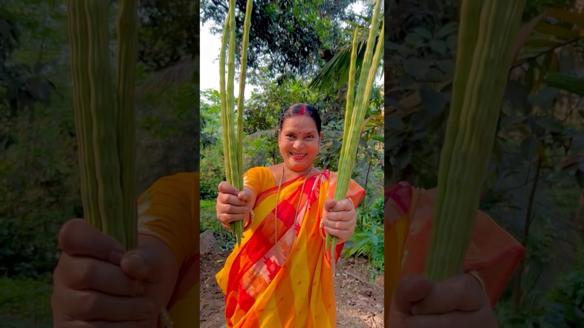 সজনে ডাঁটার পোড়া | Moringa DrumStick BBQ Recipe #shorts #bbq #moringa #drumsticks #chaatrecipe