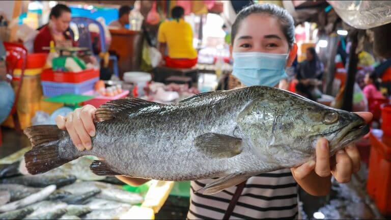 Buy big ocean fish for crispy recipe – Two recipes with big ocean fish – Yummy food eating