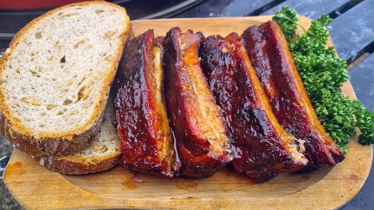 BBQ vepřová žebra na 150°C, porovnání mezi Masterbuilt Gravity a Kamado Joe #302