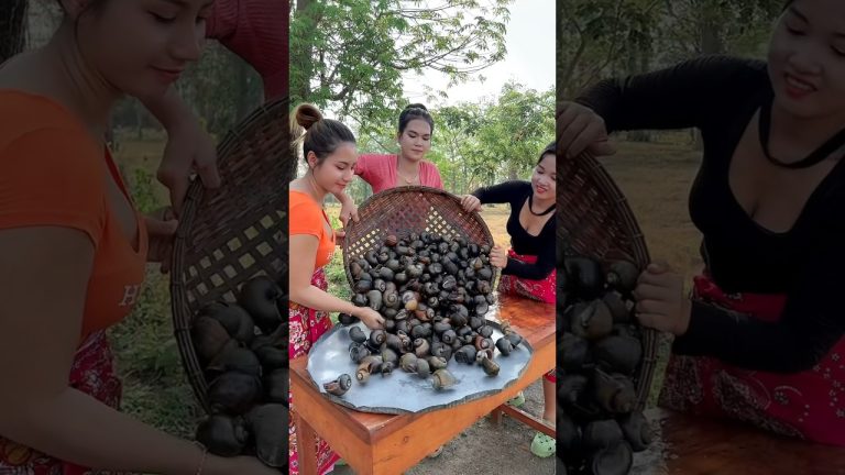 Snail soup cook recipe and eat #food #cookingtv #cooking #recipe #shortvideo #sorts