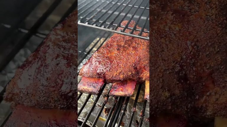 Smoked Beef Ribs on the Traeger #bbq #beefribs #smokedbeefribs #chef #shorts