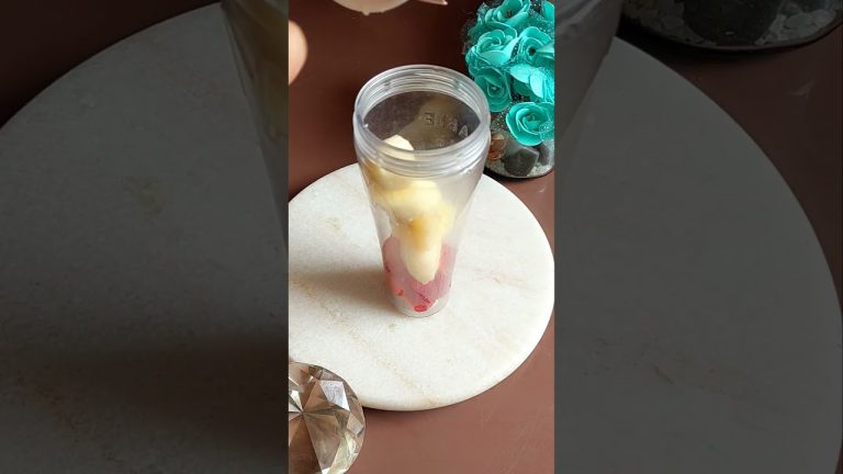 Banana strawberry smoothie 😋 😍.