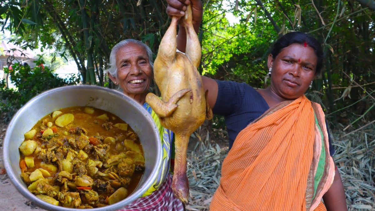 Tribal village style cooking Chicken with Kochu | Kochu chicken curry cooking by tribe people