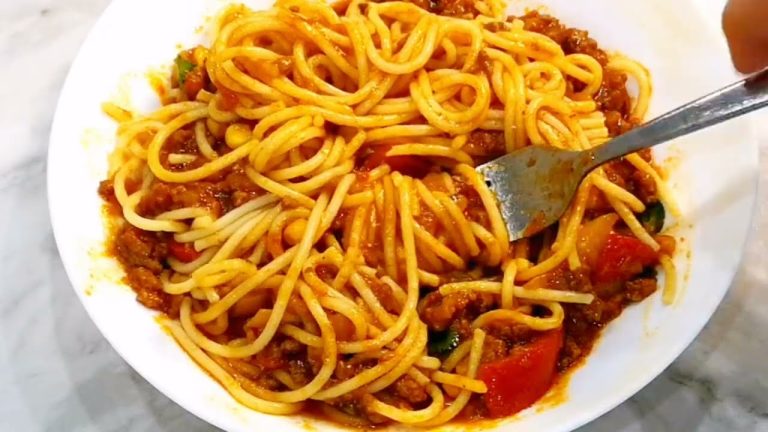 Keema Spaghetti Recipe| Pasta Banane Ki Recipe| Alakas Cooking