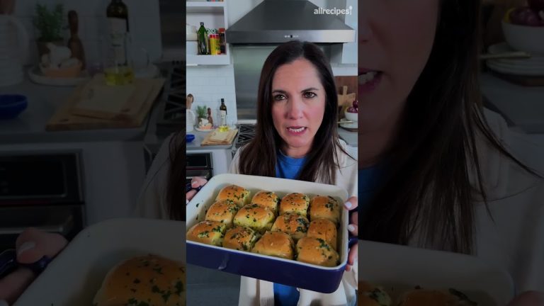 Cheesy Stuffed Garlic Hawaiian Rolls