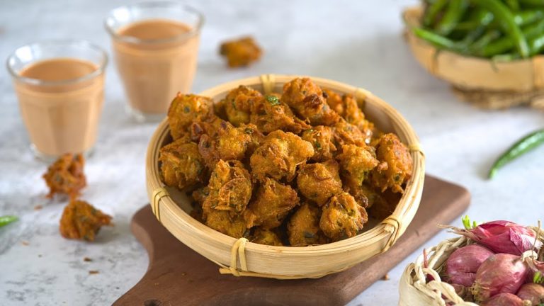 বেঁচে যাওয়া পাউরুটি দিয়ে কুড়মুড়ে পিঁয়াজু /পাকোড়া | Leftover bread Pakora, Bread Pakode,bread recipes