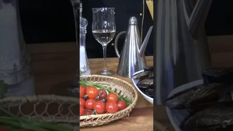 Spaghetti con le cozze #programmidicucina #cucina #cucinaitaliana #foodshorts #food #chef #ricetta