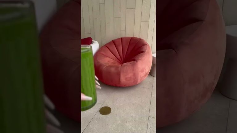 If your energy is ever a little low, and I need a boost of energy, this a go-to energy smoothie!