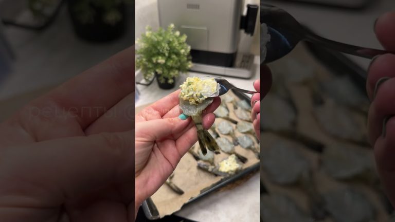 Какая начинка больше нравится? с маслом это классика, а вот песто добавляет прям изюминку