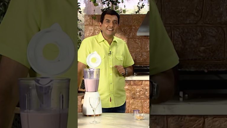 Get ready to enjoy the sweetness of this yummy smoothie! 🍌🍯✨ #youtubeshorts #sanjeevkapoor