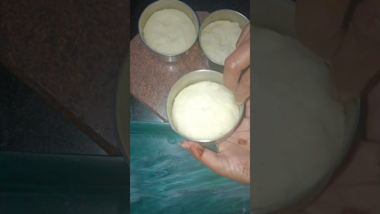 सूजी और आलू से बनाएं बेहतरीन नाश्ता जिसे देखते ही भूक दस गुना बढ़ जाएं || Idli Burger Recipe#shorts