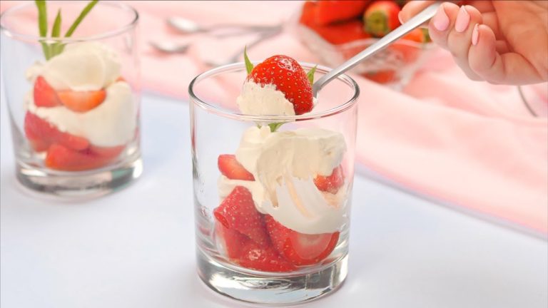 Strawberries Cream Romanoff – Low Carb, No Bake Dessert Recipe – EASY (4g Carbs)