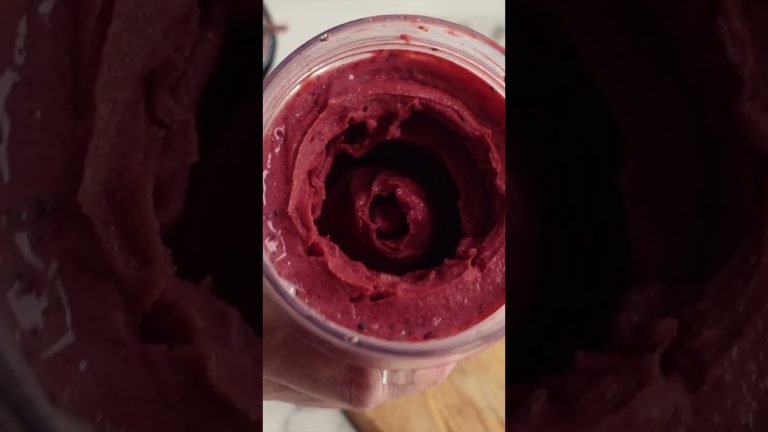 Delicious Strawberry Smoothie Bowl Recipe