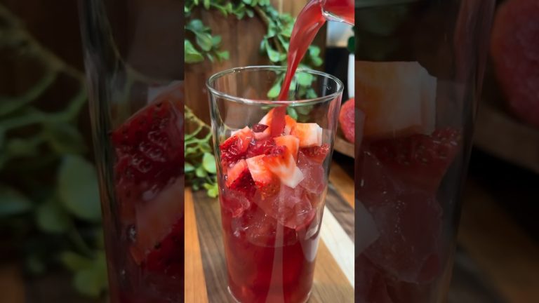 Agua Fresca de Jamaica y Fresa 🌺🍓 #recetas #cocina #shorts #shortsfeed #recipes