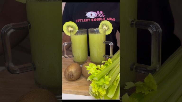 Kiwi and Celery refreshing juice 🍹 #refreshingdrink #shorts #asmrcooking