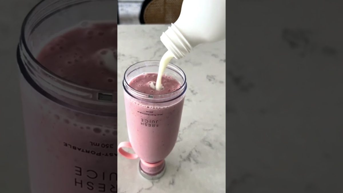 Fresh juice portable blender USB charger #shortsfeed #viral #shortsvideo #fyp #shorts