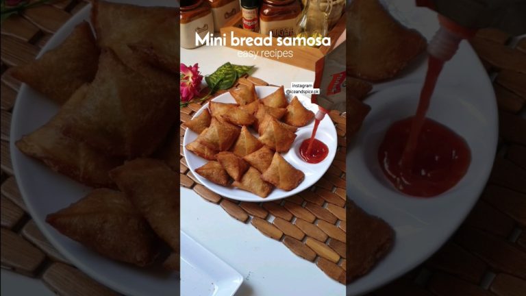 Mini bread samosa recipe 😋 Ramadan special 2024 #short #shorts #minisamosa @IceandSpicepk