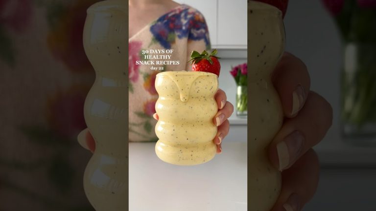 4-ingredient Healthy Mango Passion Fruit Smoothie😍 #healthyrecipes #easyrecipes #smoothie