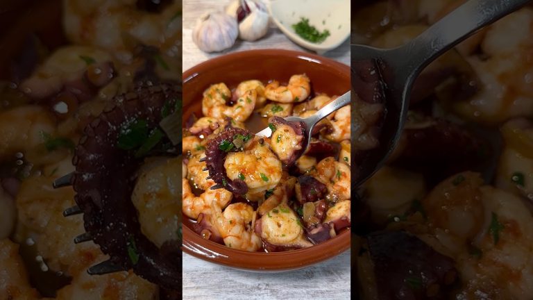 Cazuela de pulpo y langostinos al ajillo 🐙🦐🧄 ¡Éxito asegurado! #shorts #recetas