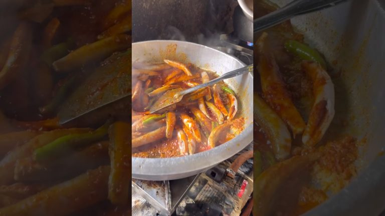 అవ్వ చేసిన చేపల కూర తినాల్సిందే | Bommidayalu Fish Curry Recipe |70 Years Old Grandma Recipe #shorts