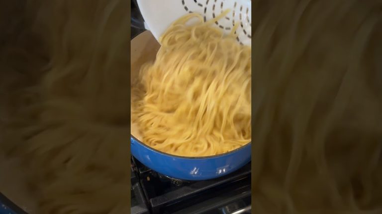 Garlic Shrimp Pasta 👍🏼 #shorts #garlic #shrimp #pasta #cooking #recipe #tasty #easy #delicious