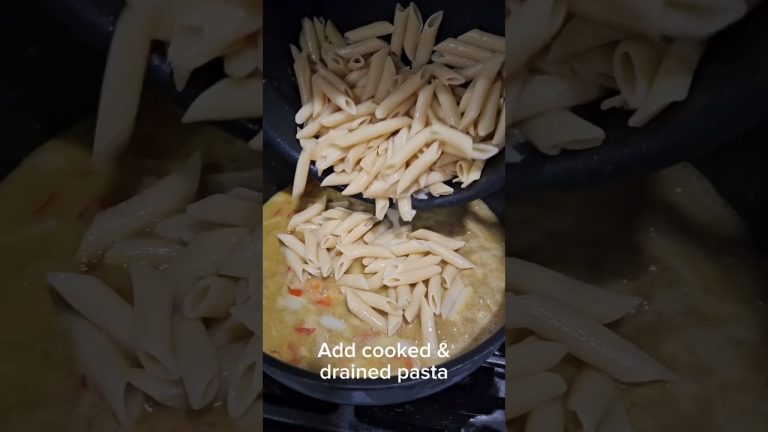 Yellow Thai Curry Penne with Shrimp #thai #curry #chickpea #pasta #easymeals