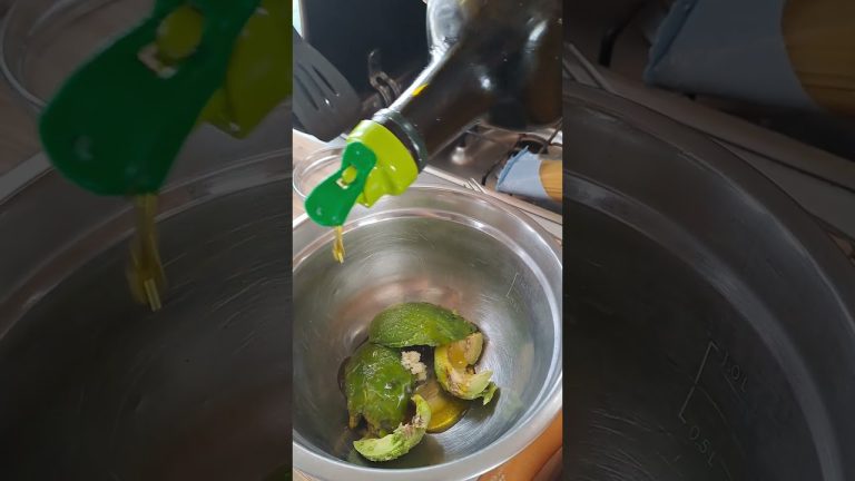 spaghetti avocado aglio e prezzemolo…. velocissimi