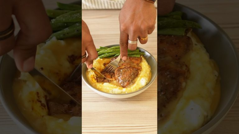 Mashed Potato And Grilled Chicken With Gravy #shorts #mashedpotato #recipe