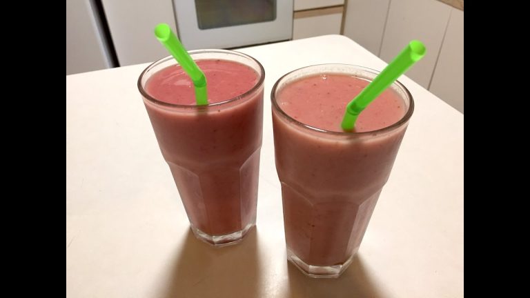 Strawberry Pineapple Smoothie Recipe: Pineapple Strawberry Smoothie | How To Make A Fruit Smoothie