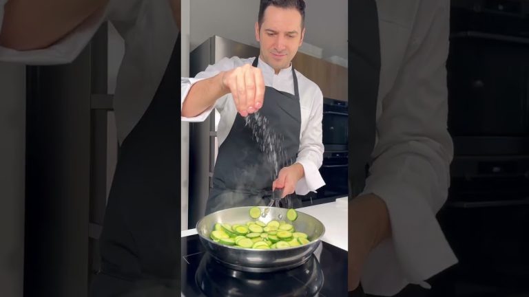 SPAGHETTI con POLPO e ZUCCHINE🍝💚 #Shorts