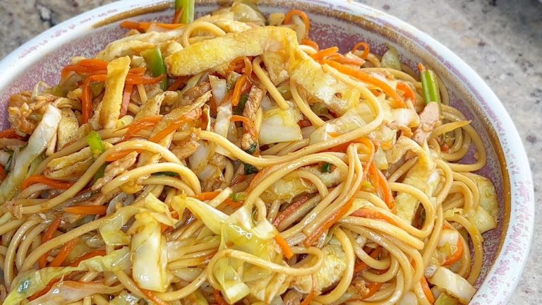 Pork and Egg Lo Mein Recipe. Easy and Delicious
