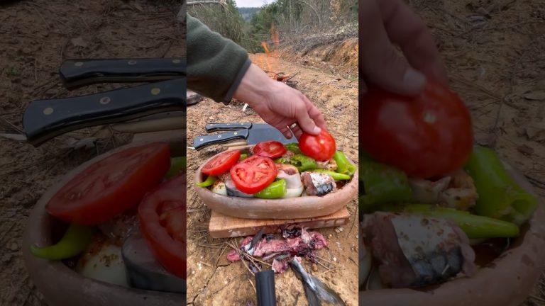 Fırında Pişmiş Kil Tavada Uskumru Buğlama / Baked Clay Pan Mackerel Fish🐟