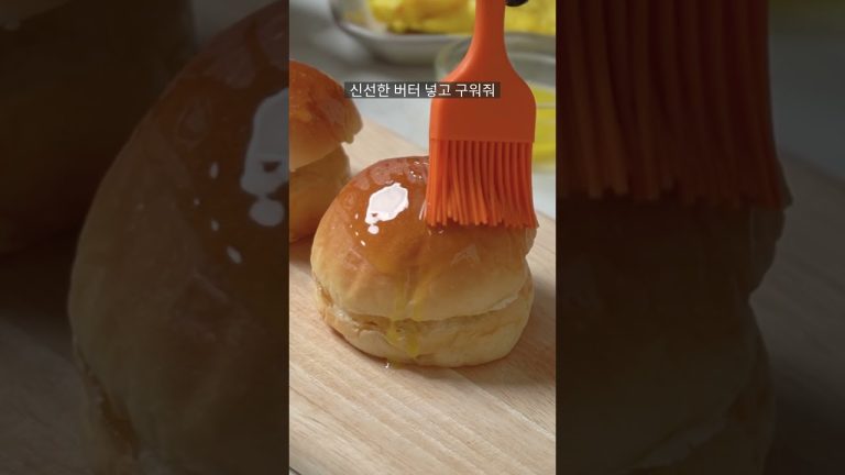 식상한 모닝빵 샌드위치는 이제 그만! 남은 족발을 빵 사이에 넣어보세요