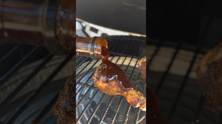 BBQ Drumsticks on the Big Green Egg. #bbq #bbqchicken #biggreenegg #smoker #chicken